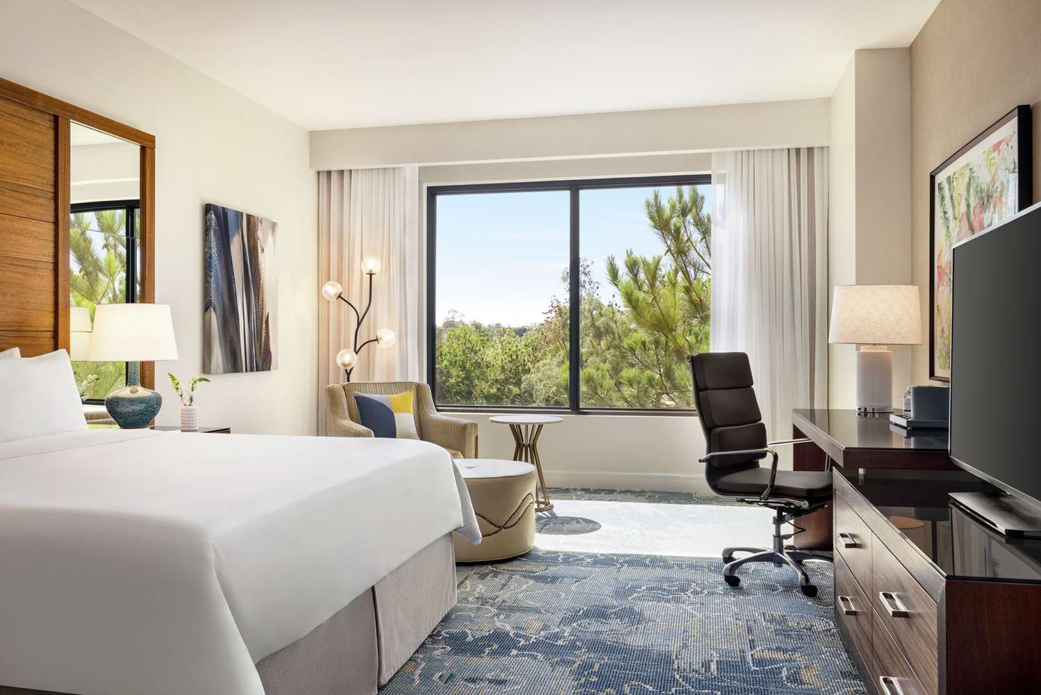 1 Bedroom, Suite, King Bed, Private Entrance