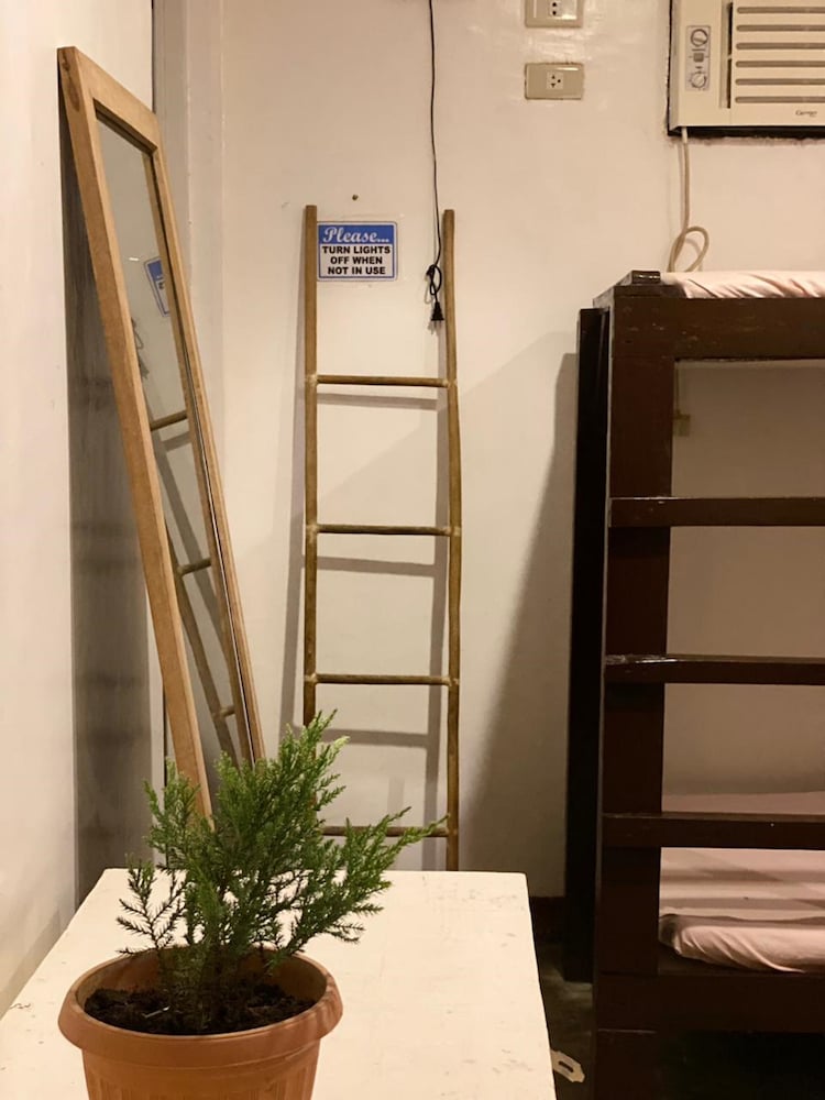 Malayah Hostel 2/30