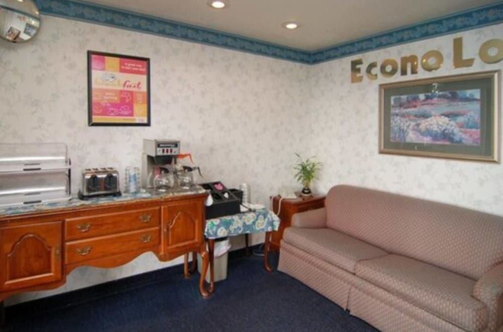 Econo Lodge Castro Valley 12/56