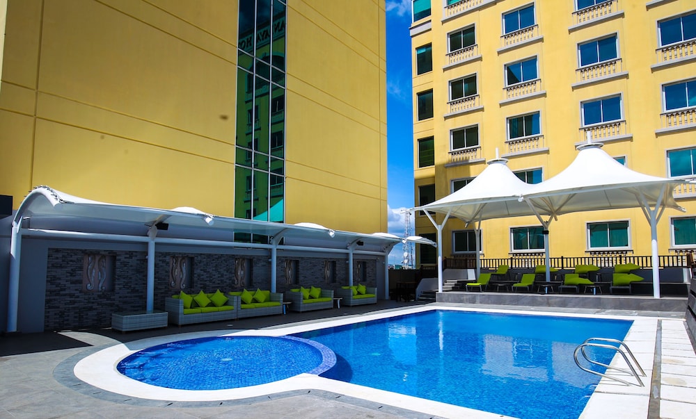 The Royal Mandaya Hotel 21/22
