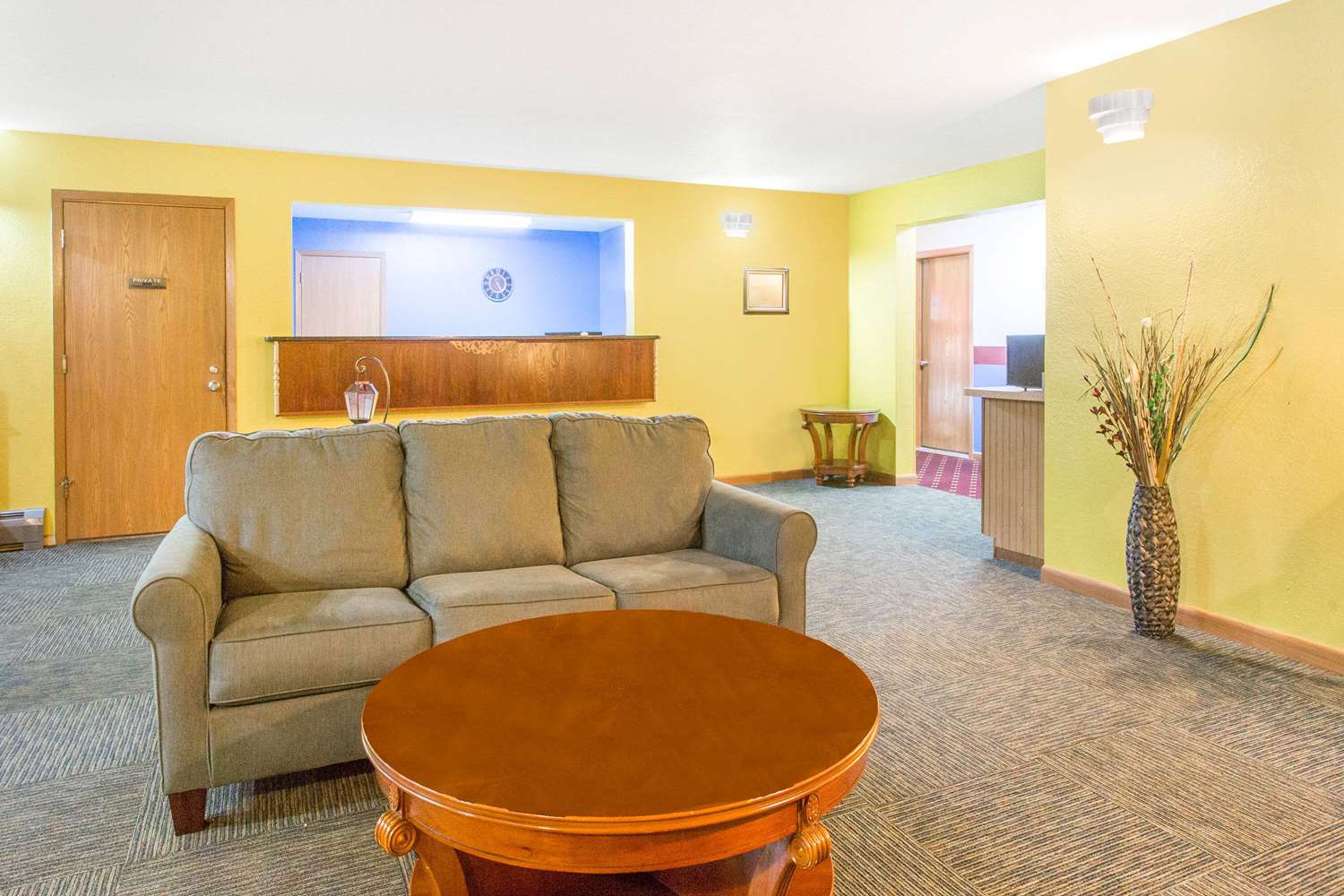 Super 8 By Wyndham Escanaba 27/39