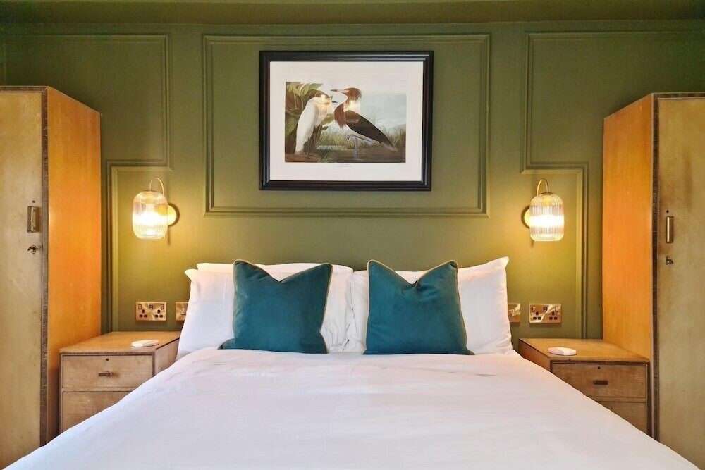 The Alyth Hotel 31/50
