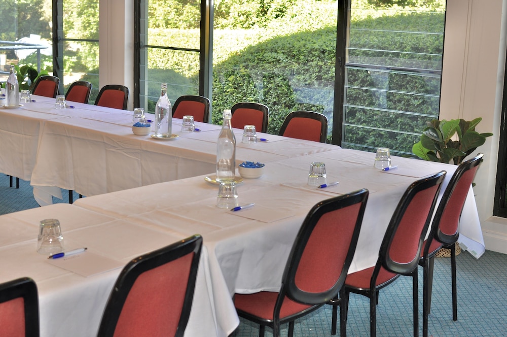 Mercure Lake Macquarie Raffertys Resort 58/74