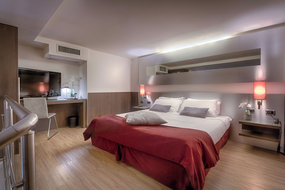 FAMILY SUITE, TWO STORY