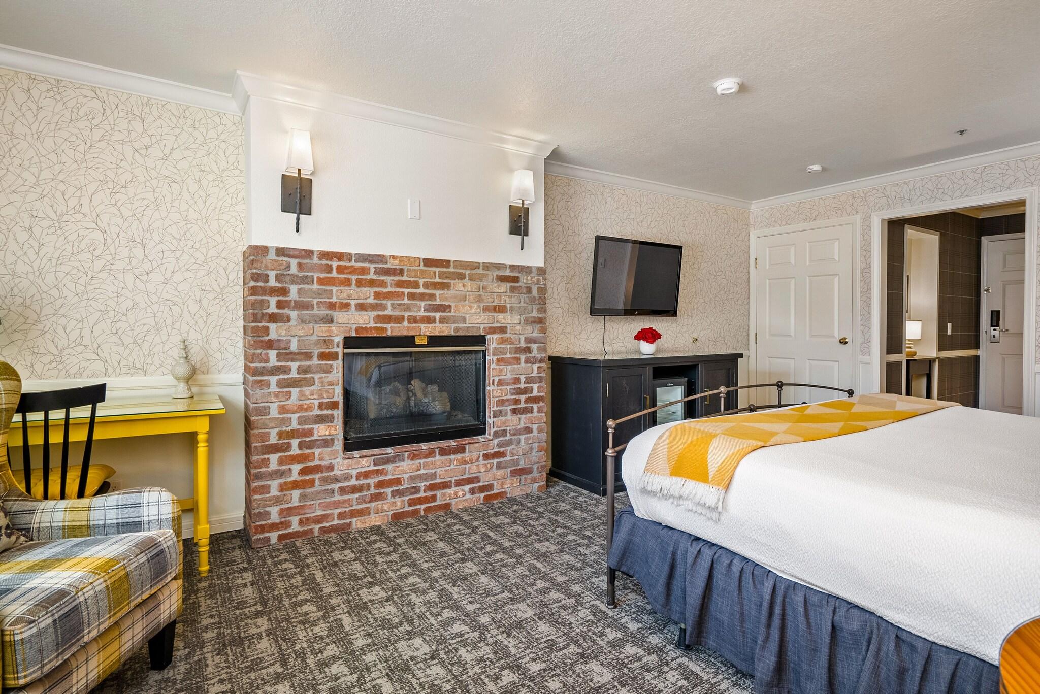 Deluxe, King Bed