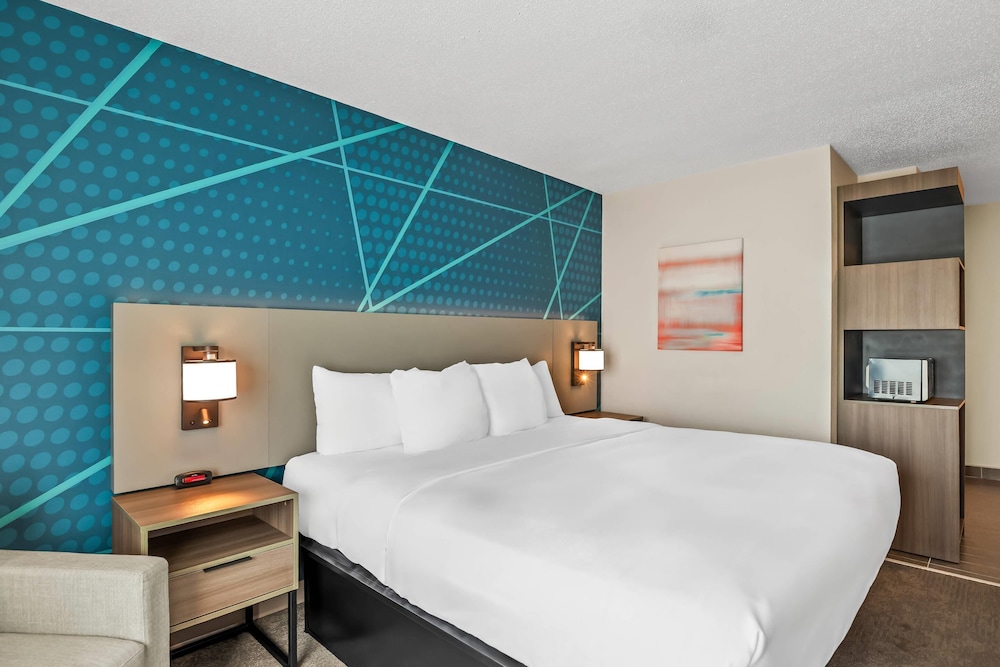 غرفة بسرير كينج، Comfort Inn Emporia 3/6