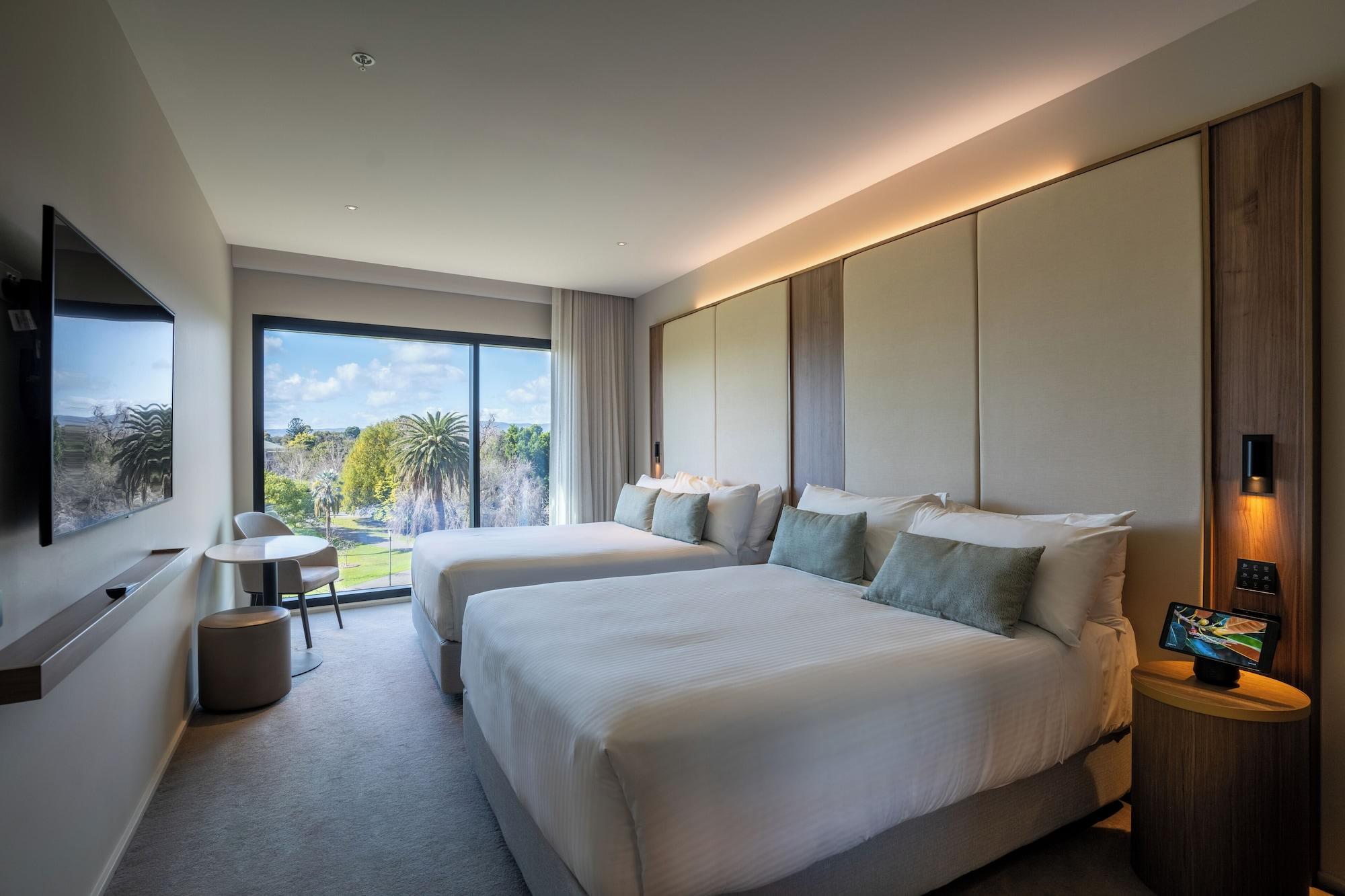 Parkland, Twin Beds, Queen Bed