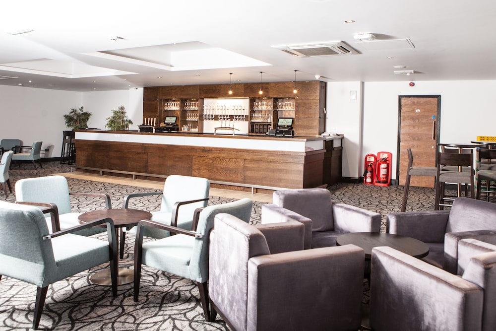Elite Venue Selection Felbridge - Gatwick 52/75