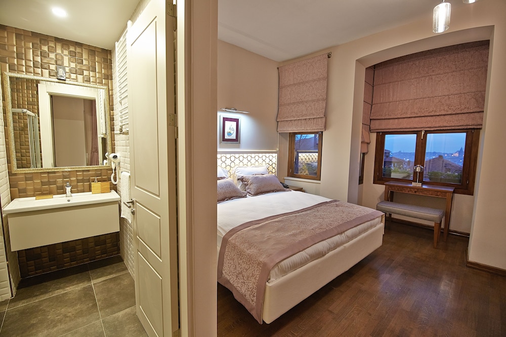Arart Hotel 14/37