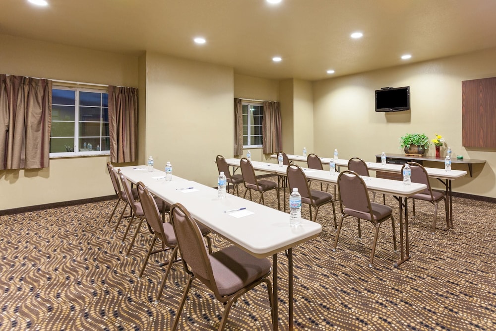 Microtel Inn & Suites by Wyndham Searcy 36/50