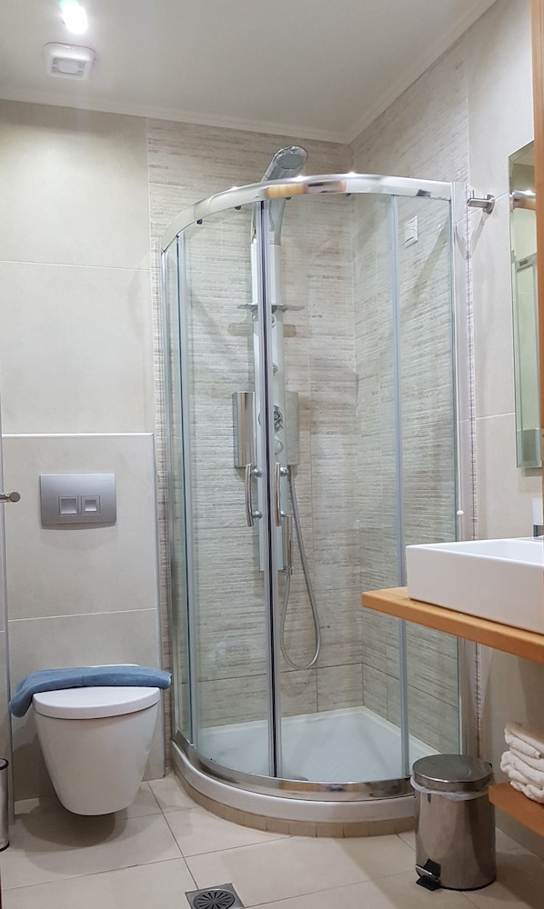 Grand Theoni Hotel Suites And Spa 65/71