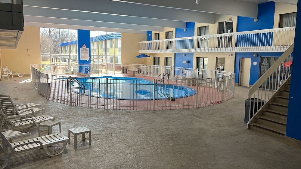 swimming pool spa