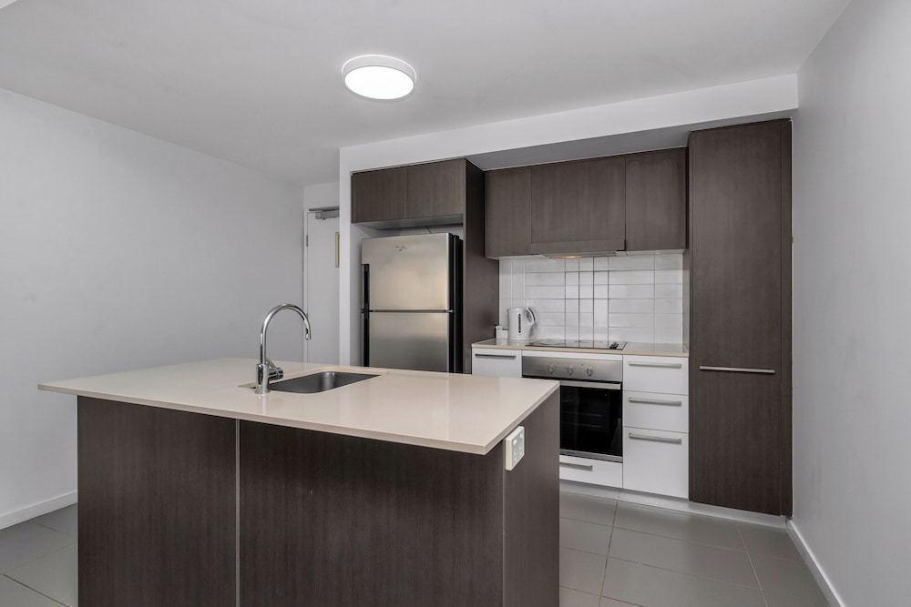 Central Kensington Apartments By Vivo 50/51