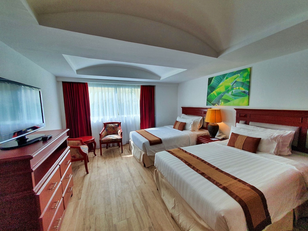Sea Pearl Beach Resort Phuket 7/50