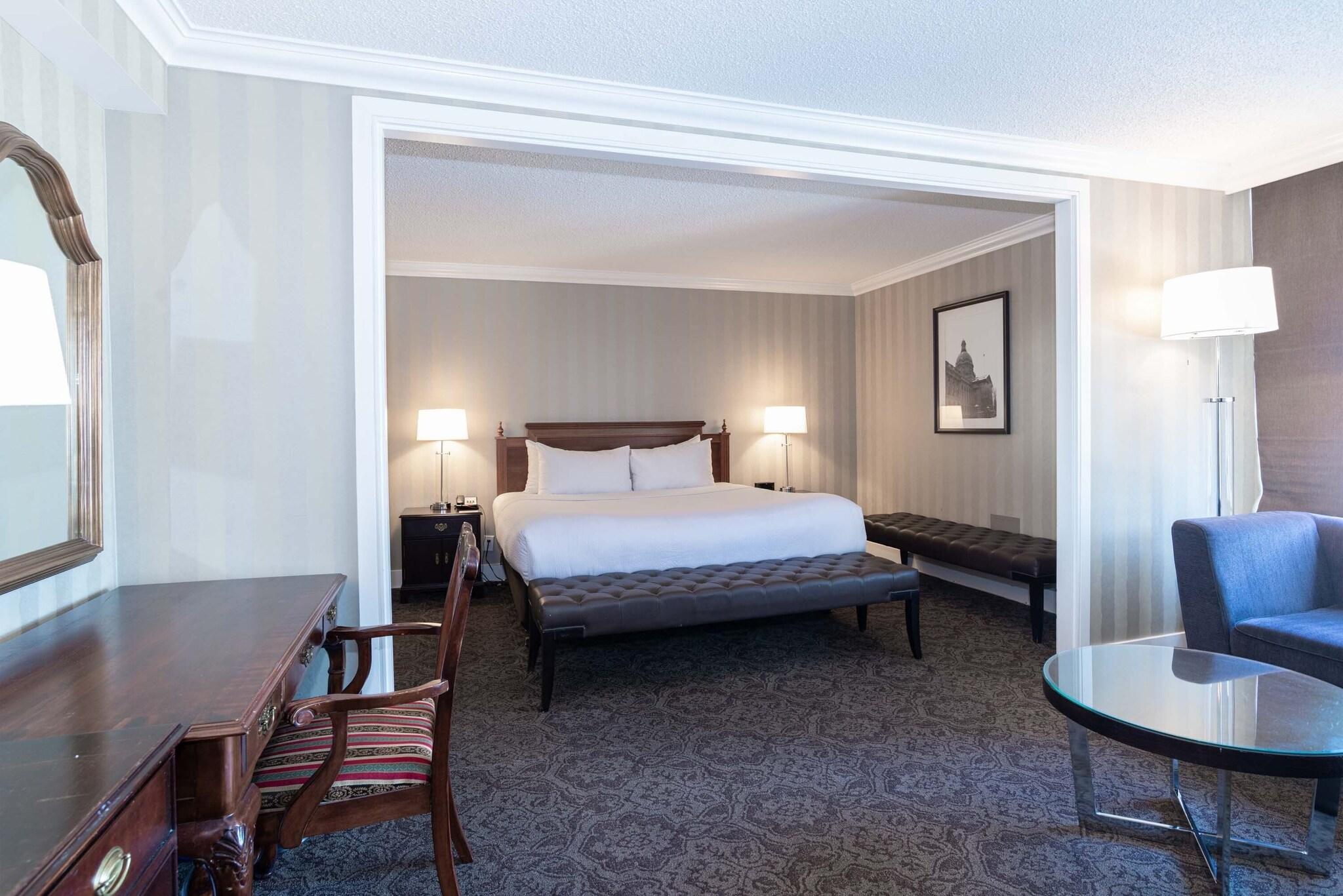 غرفة غراند ديلوكس بسرير مزدوج، Sandman Signature Edmonton Downtown Hotel 3/3