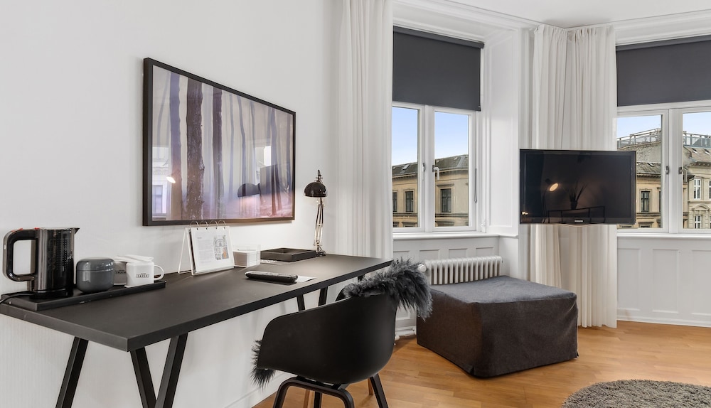 Ibsens Hotel 44/51