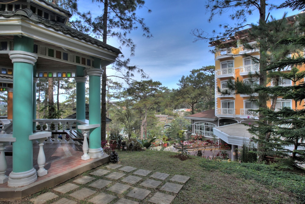 Hotel Elizabeth Baguio 66/69