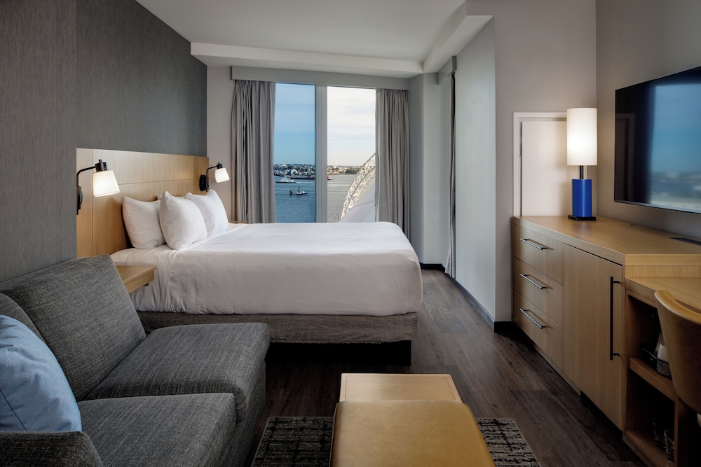 ROOM, KING BED, HARBOUR VIEW, SOFA