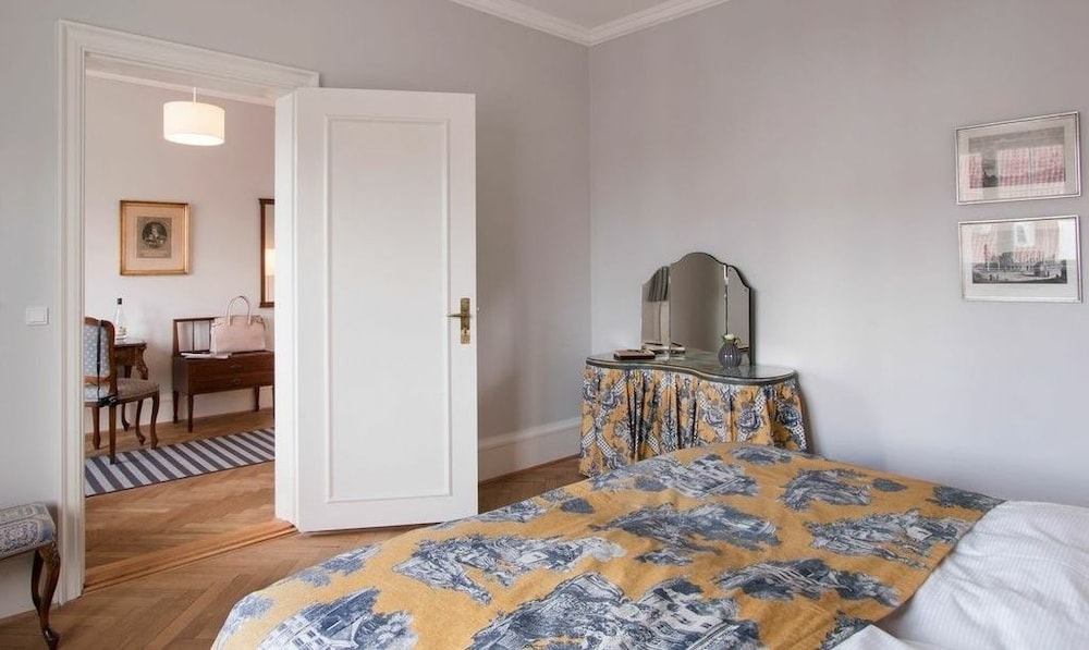 Fredensborg Store Kro 22/66