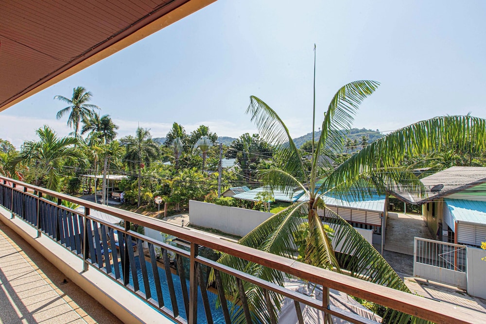 Happy Eight Resort Phuket in Rawai