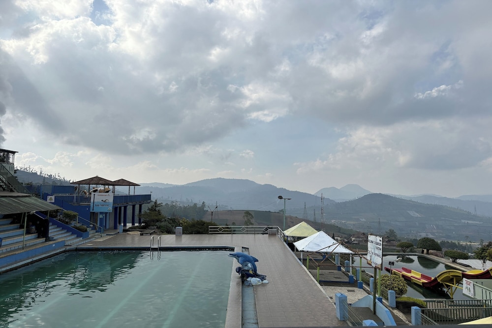 Puncak Darajat Highland by Zuzu 43/50