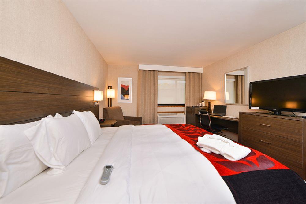 Radisson Hotel Madison 4/43