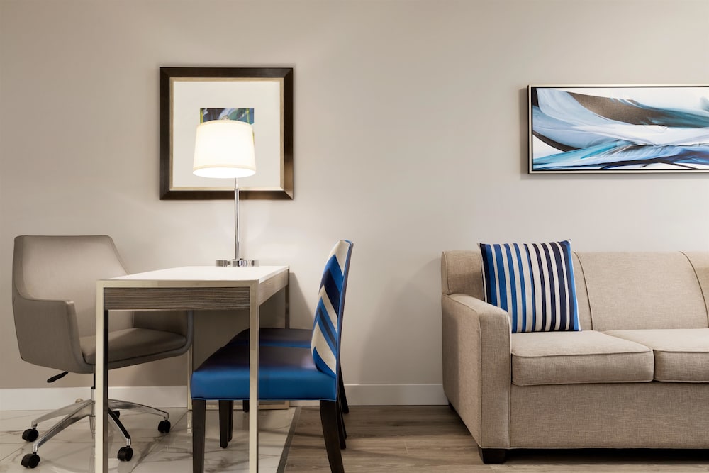 Embassy Suites By Hilton Toronto Airport 53/55