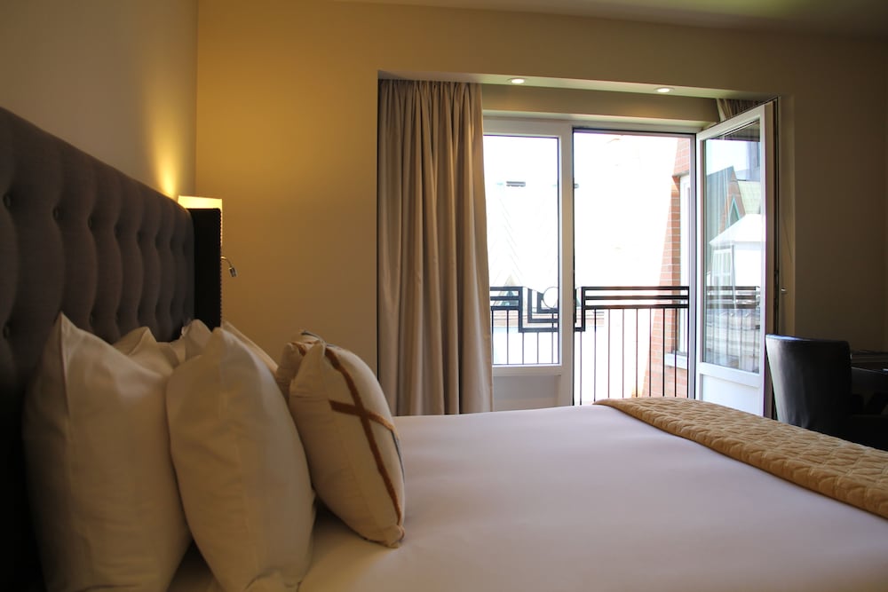 COMFORT, KING BED