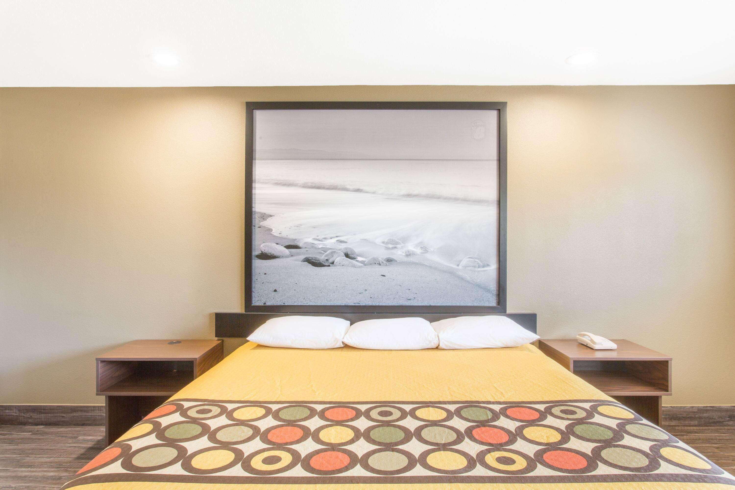 Super 8 by Wyndham National City Chula Vista 15/24