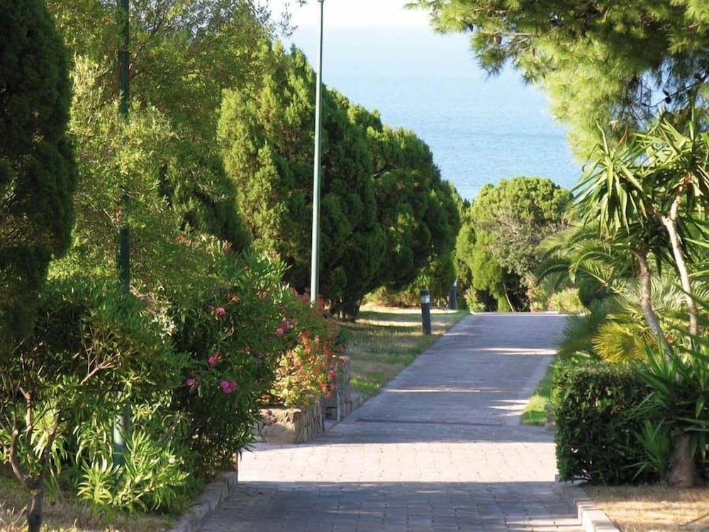 Hotel Residence Baia Delle Ginestre 41/50