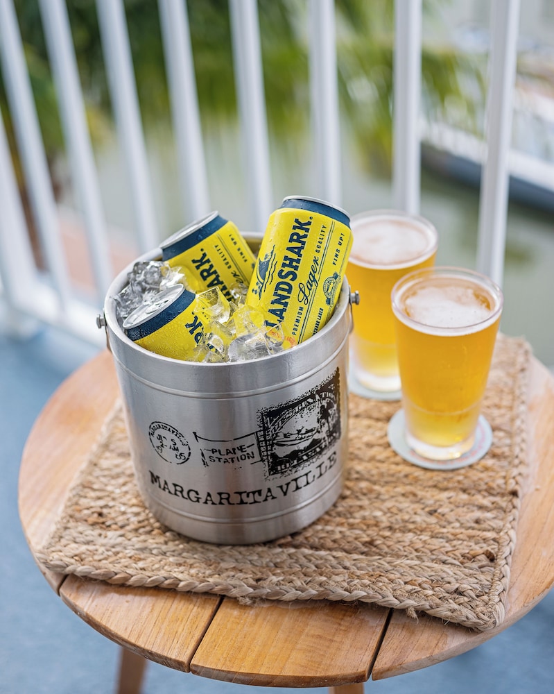 Compass Hotel Beaufort by Margaritaville 23/47