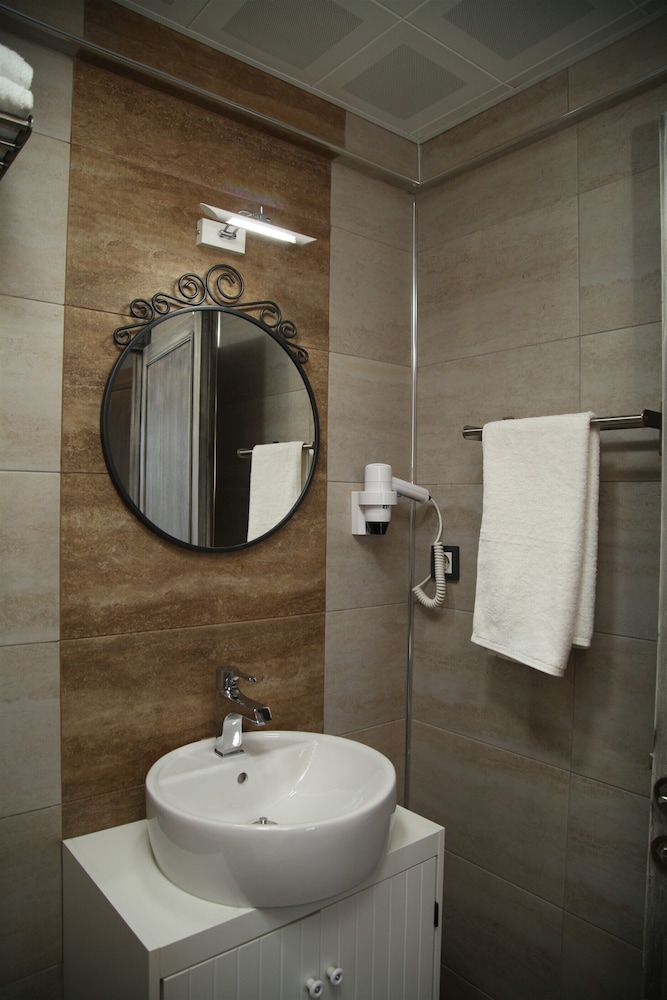 1 BEDROOM, BUNGALOW
