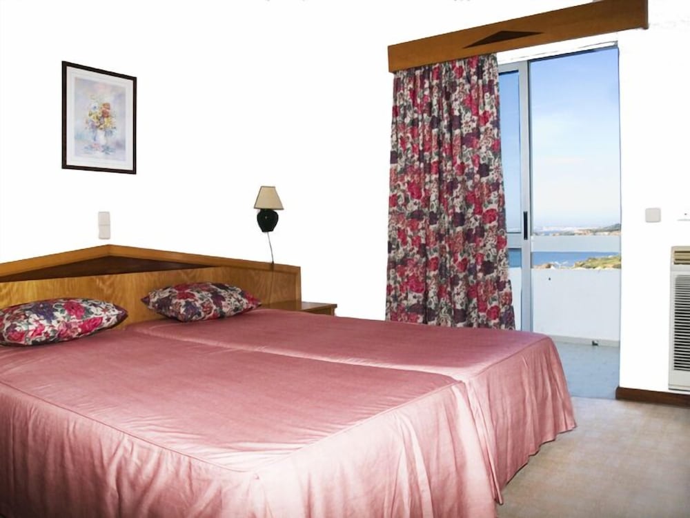 Luar Hotel 11/47