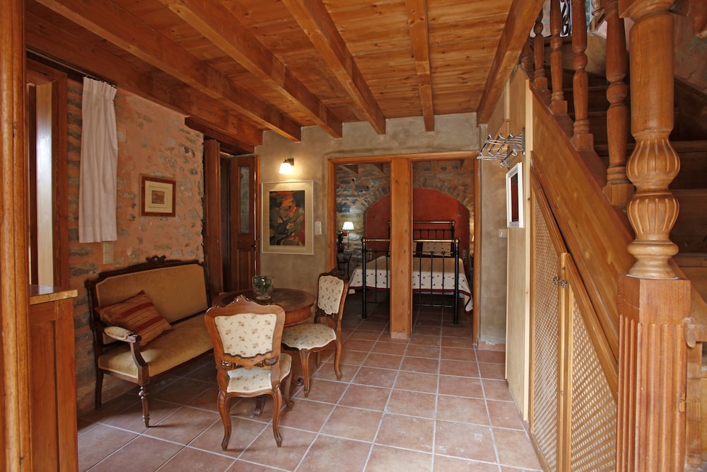 Dorovinis Country Houses 31/50