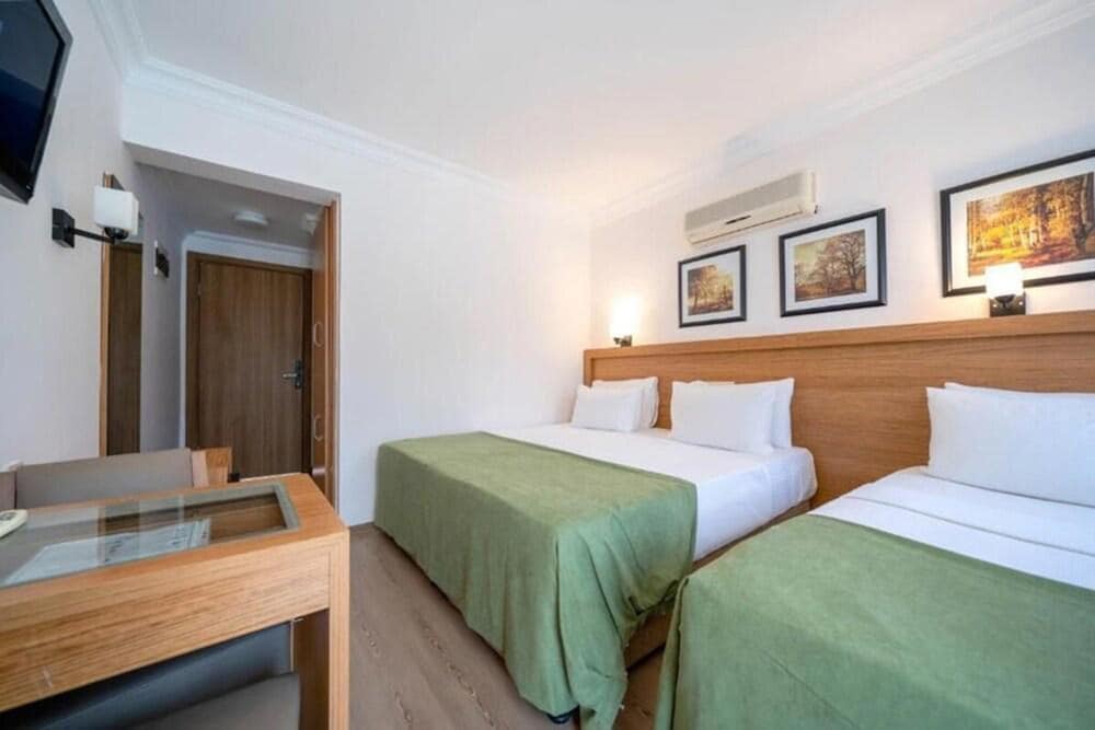 Qualia Park Hotel 11/50