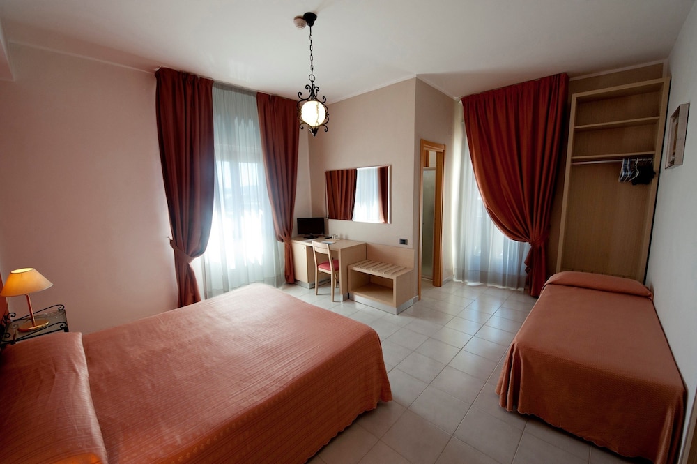 Degli Aranci 30/60