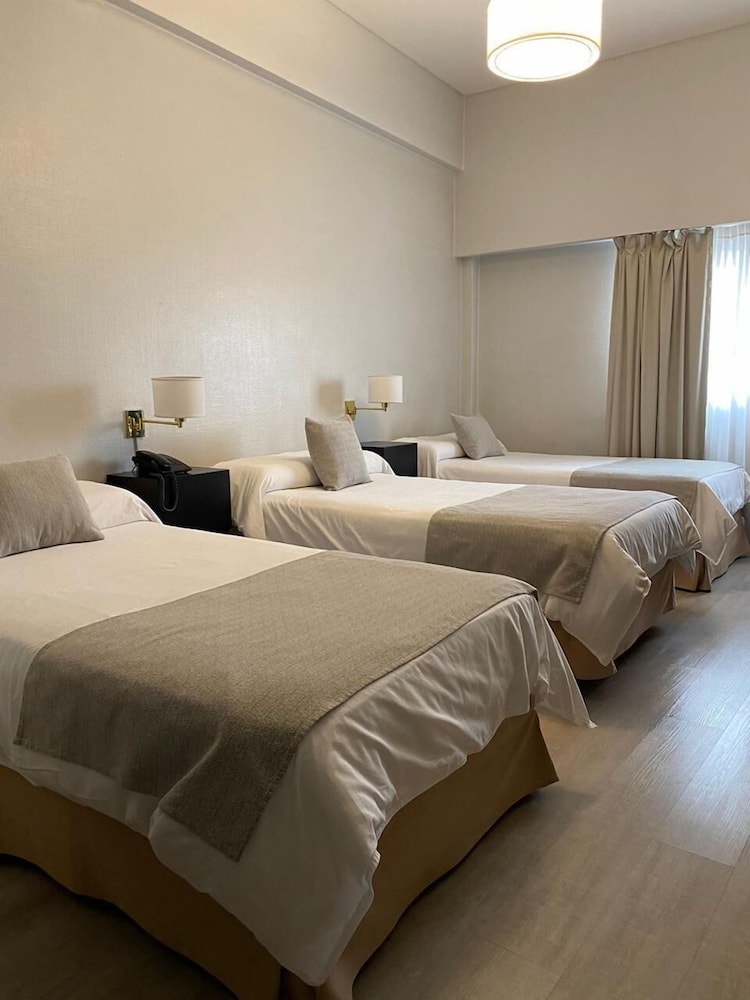 ROOM, TRIPLE
