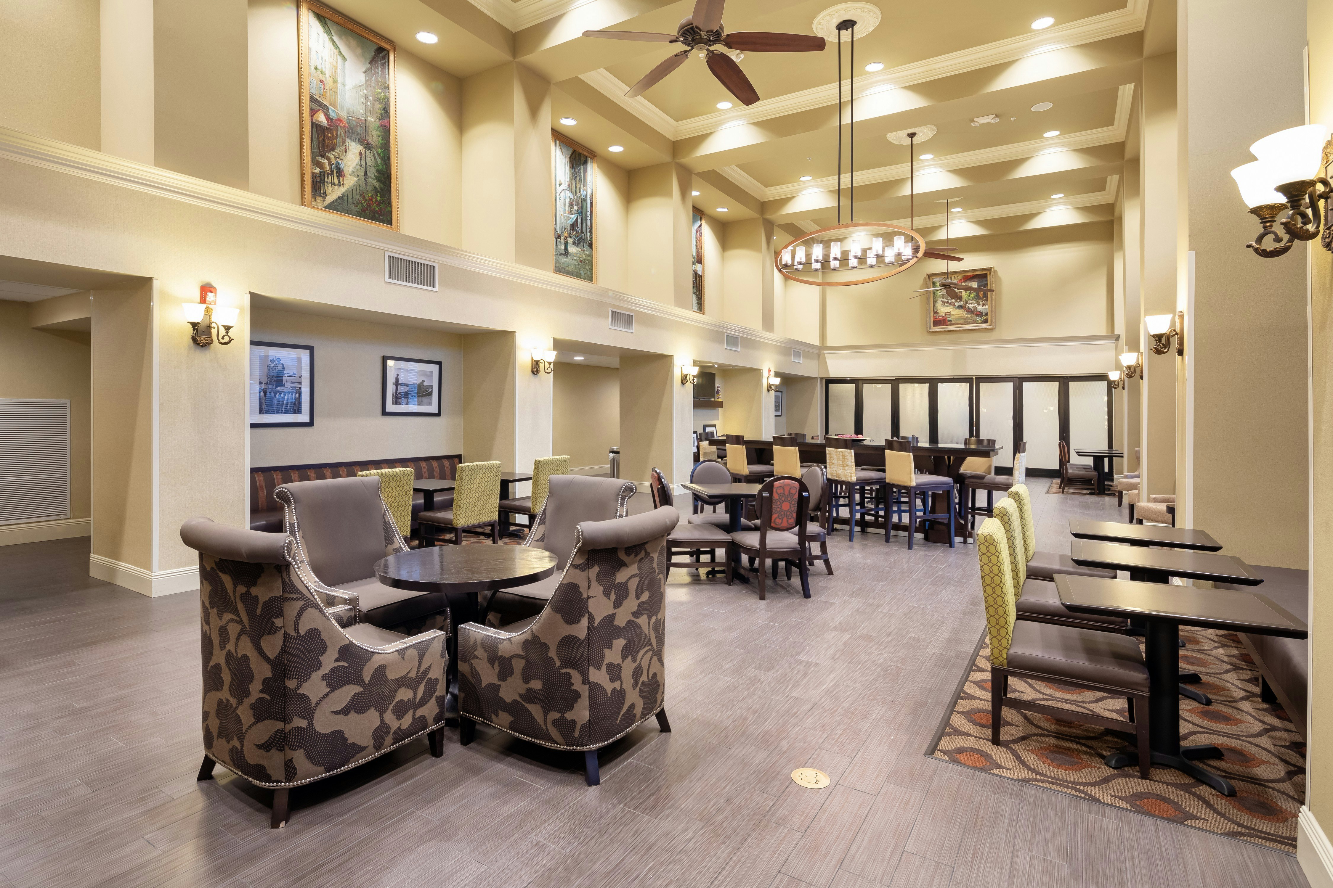Hampton Inn and Suites Baton Rouge I 10 East 33/56