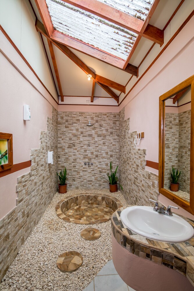 Hotel Cerro Lodge 48/50
