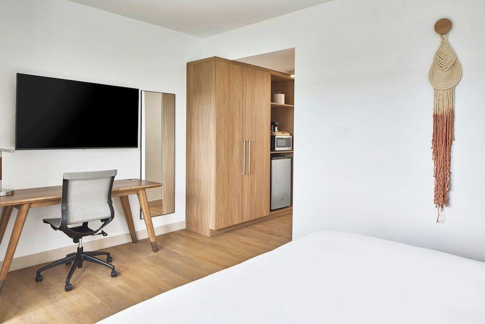 Element by Marriott Wilmington 40/50