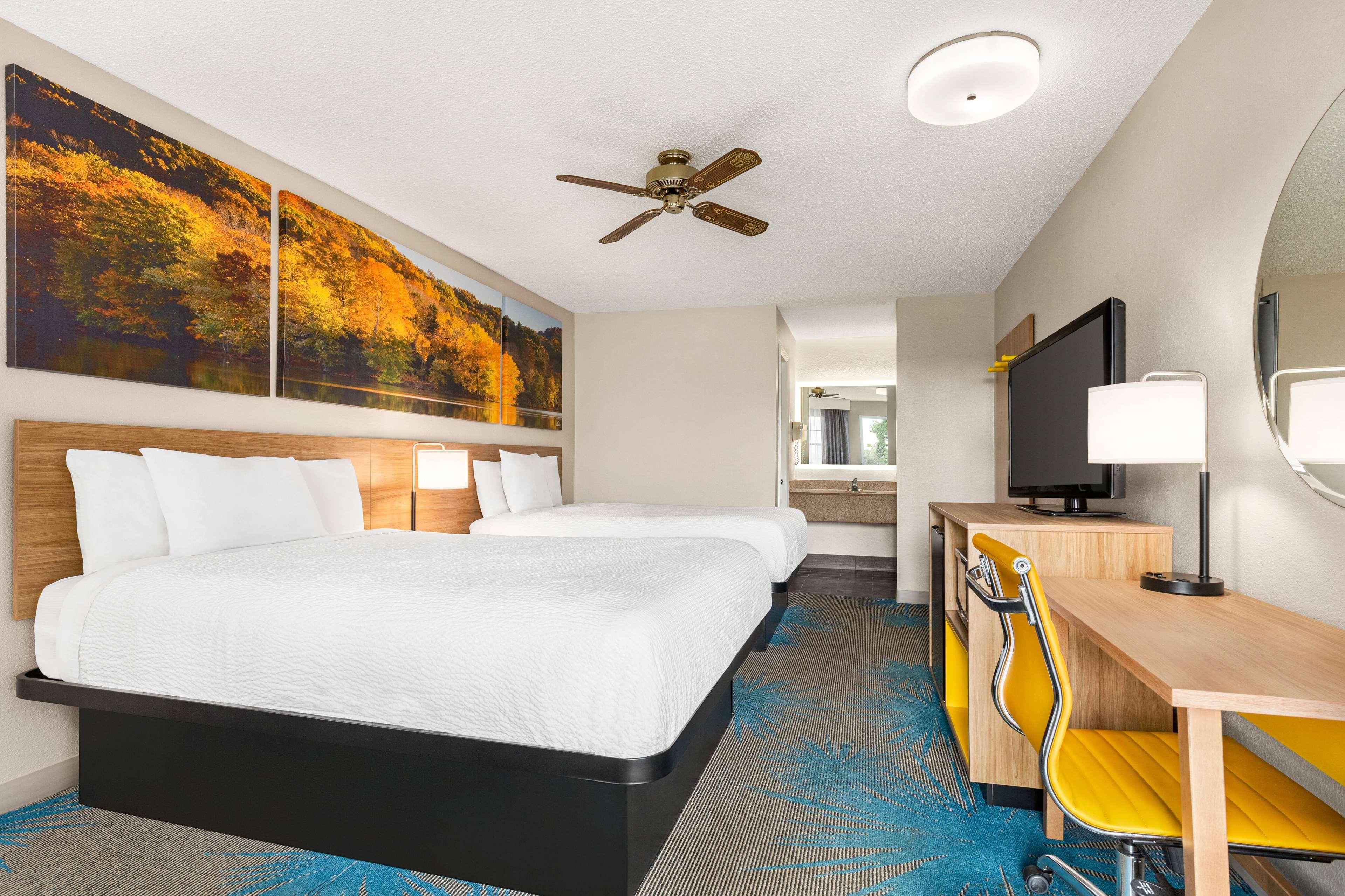Room, 2 Queen Beds