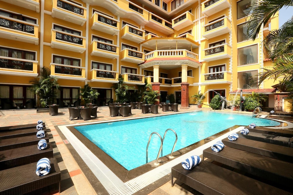 De Alturas Resort 5/82