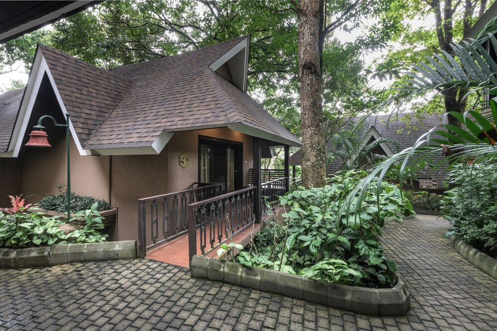 Club Mahindra Thekkady 7/50