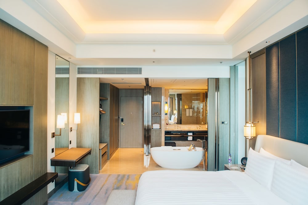 Shangri-La Yuanqu Suzhou 6/50