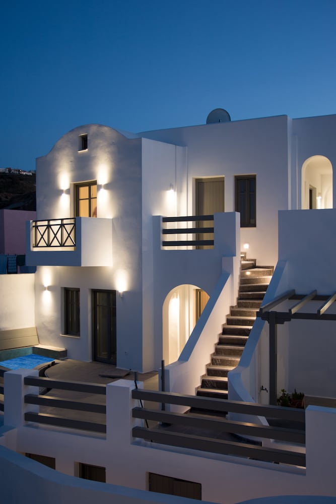 Amphitrite Suites Santorini 3/68
