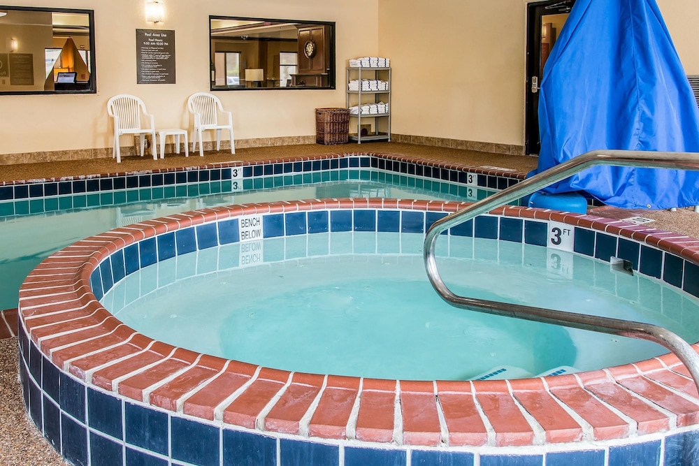 Comfort Suites South Bend Near Casino 3/33