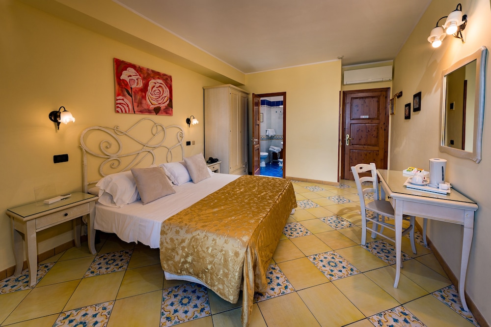 HOTEL CALA MARINA 34/72