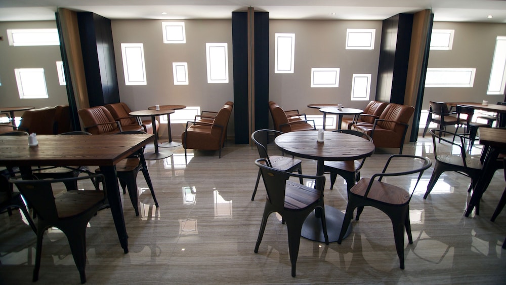 Verse Luxe Hotel Wahid Hasyim 35/50