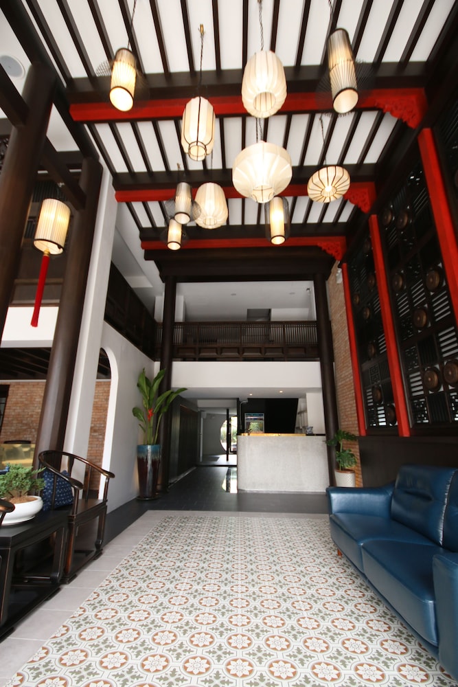 Saran Boutique Hotel Thapae 38/46