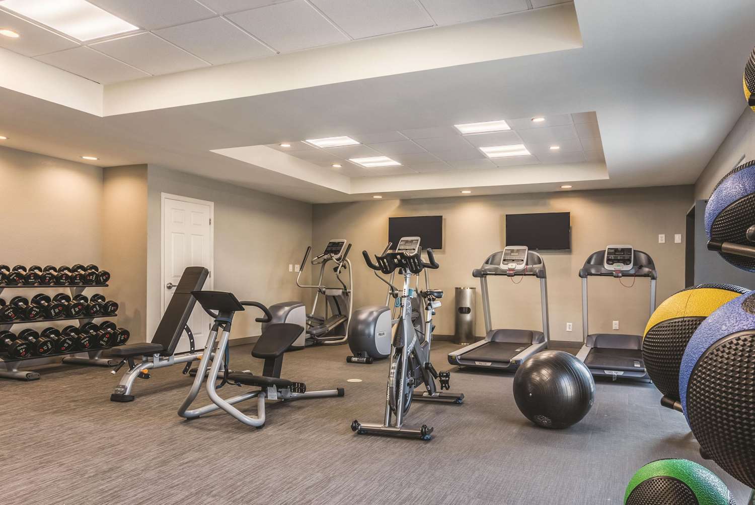 La Quinta Inn & Suites by Wyndham Shreveport Airport 14/33